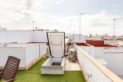 Bright Rooms With Ac And Rooftop Terrace In The Heart Of Cádiz Habitación en casa particular