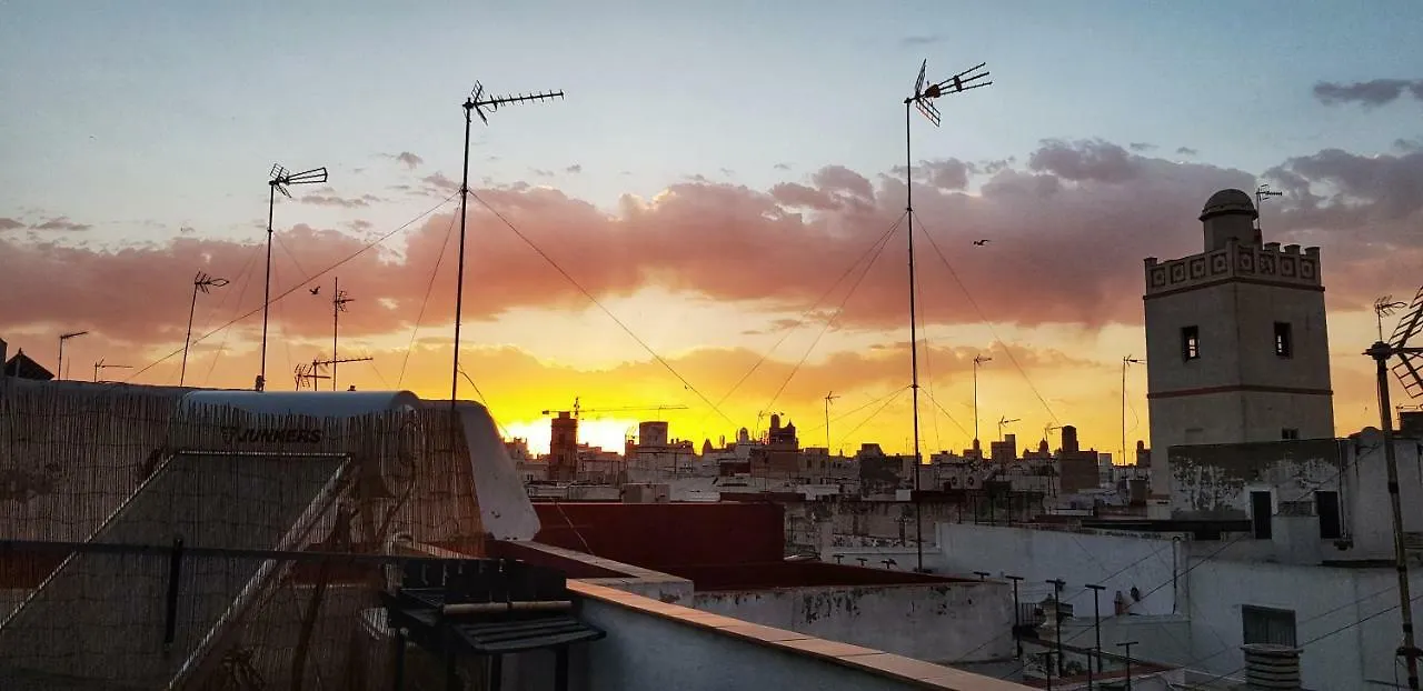 Bright Rooms With Ac And Rooftop Terrace In The Heart Of Cadiz 0*,