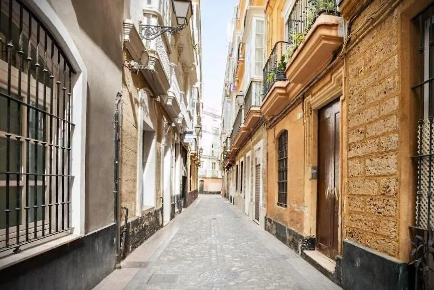 Bright Rooms With Ac And Rooftop Terrace In The Heart Of Cadiz Spain