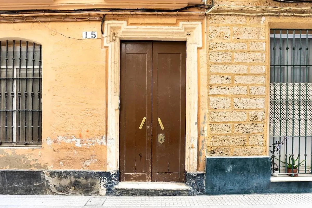Bright Rooms With Ac And Rooftop Terrace In The Heart Of Cadiz Homestay